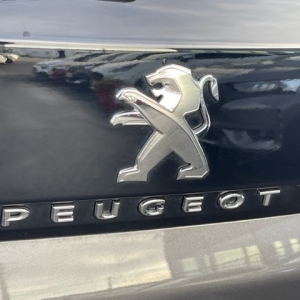 PEUGEOT
NOUVEAU 3008 PEUGEOT 3008 II 1.2 PURETECH 130 S&S 7CV ALLURE EAT8 PEUGEOT
NOUVEAU 3008 PEUGEOT 3008 II 1.2 PURETECH 130 S&S 7CV ALLURE EAT8