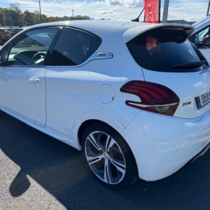 PEUGEOT 208 PEUGEOT 208 1.6 THP 208 S&S GTI 3P