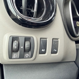 RENAULT TRAFIC TRAFIC III (2) FOURGON CONFORT L1H1 1200 DCI 95