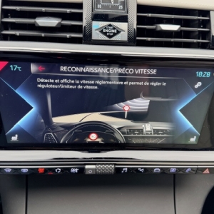 CITROËN
DS 7 CROSSBACK DS 7 CROSSBACK 1.6 E-TENSE 225 RIVOLI CITROËN
DS 7 CROSSBACK DS 7 CROSSBACK 1.6 E-TENSE 225 RIVOLI