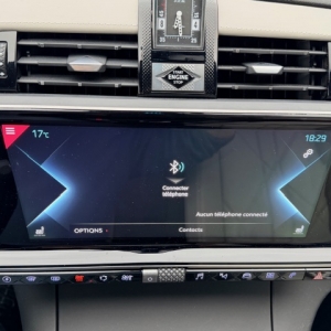 CITROËN
DS 7 CROSSBACK DS 7 CROSSBACK 1.6 E-TENSE 225 RIVOLI CITROËN
DS 7 CROSSBACK DS 7 CROSSBACK 1.6 E-TENSE 225 RIVOLI