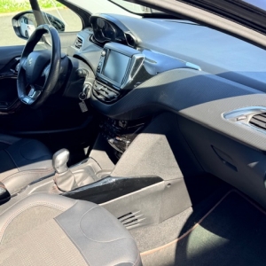 PEUGEOT 2008 PEUGEOT 2008 HDI 100 CV GT LINE