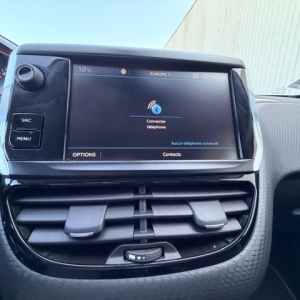 PEUGEOT 2008 PEUGEOT 2008 HDI 100 CV GT LINE