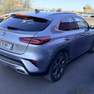 KIA XCEED  KIA XCEED (2) 1.6 GDI HYBRIDE RECHARGEABLE 141 PREMIUM DCT6