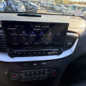 KIA XCEED  KIA XCEED (2) 1.6 GDI HYBRIDE RECHARGEABLE 141 PREMIUM DCT6