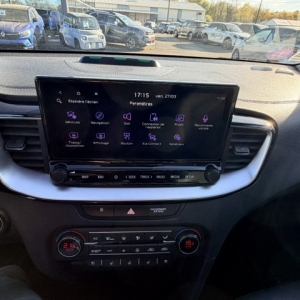 KIA XCEED  KIA XCEED (2) 1.6 GDI HYBRIDE RECHARGEABLE 141 PREMIUM DCT6