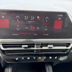 CITROËN
C5 AIRCROSS CITROEN C5 AIRCROSS II 1.5 HDI 130 SHINE EAT8 CITROËN
C5 AIRCROSS CITROEN C5 AIRCROSS II 1.5 HDI 130 SHINE EAT8