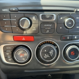 CITROËN
CITROEN C4 CITROEN C4 HDI 1.6 HDI FAP 92 CV CONFORT CITROËN
CITROEN C4 CITROEN C4 HDI 1.6 HDI FAP 92 CV CONFORT