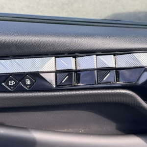 CITROËN
DS4 DS 4 II 1.6 HYBRIDE E-TENSE 225 RIVOLI AUTO CITROËN
DS4 DS 4 II 1.6 HYBRIDE E-TENSE 225 RIVOLI AUTO
