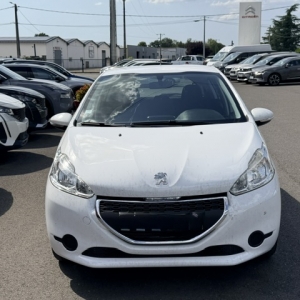 PEUGEOT
208 PEUGEOT 208 1.0L 68 CV ACTIVE 5 PORTES PEUGEOT
208 PEUGEOT 208 1.0L 68 CV ACTIVE 5 PORTES