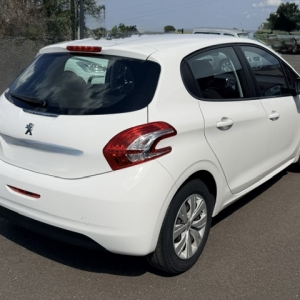 PEUGEOT
208 PEUGEOT 208 1.0L 68 CV ACTIVE 5 PORTES PEUGEOT
208 PEUGEOT 208 1.0L 68 CV ACTIVE 5 PORTES