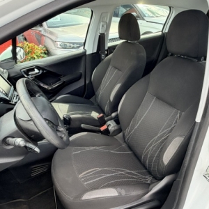PEUGEOT
208 PEUGEOT 208 1.0L 68 CV ACTIVE 5 PORTES PEUGEOT
208 PEUGEOT 208 1.0L 68 CV ACTIVE 5 PORTES