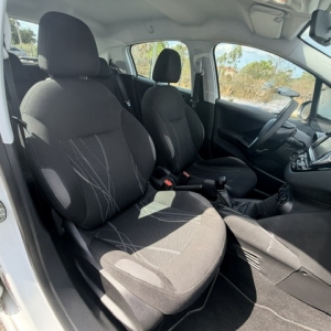 PEUGEOT
208 PEUGEOT 208 1.0L 68 CV ACTIVE 5 PORTES PEUGEOT
208 PEUGEOT 208 1.0L 68 CV ACTIVE 5 PORTES