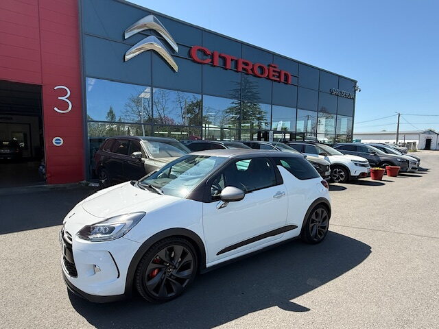 DS 3 (2) 1.6 THP 200 Racing, photo 1 sur 34